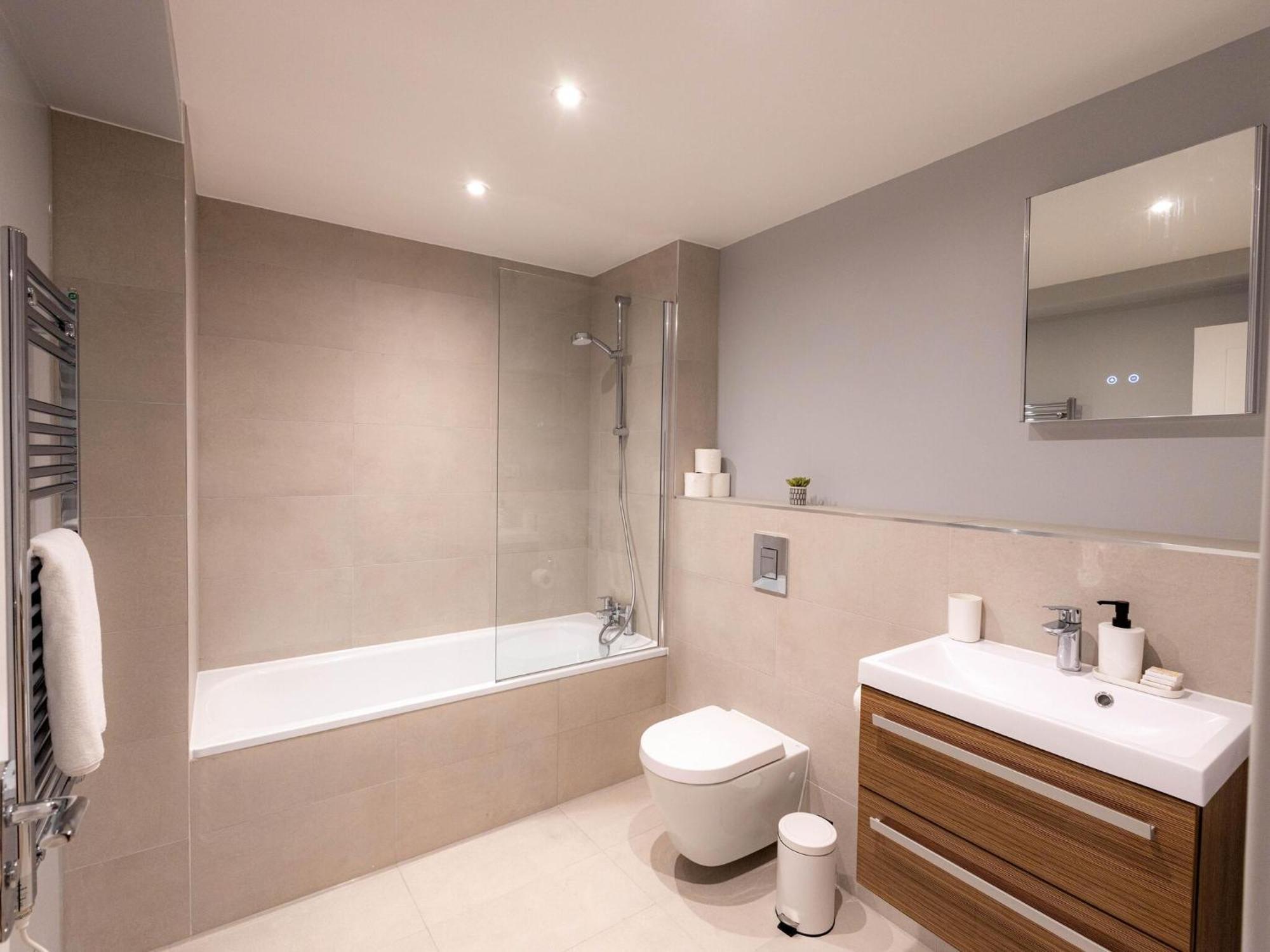 Luxurious Hackney Near Train Station Londra